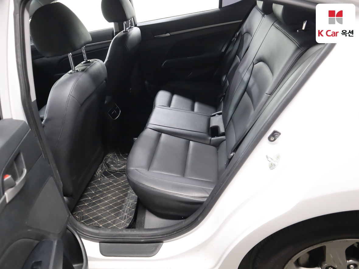 Hyundai Elantra 2016 - Image 22