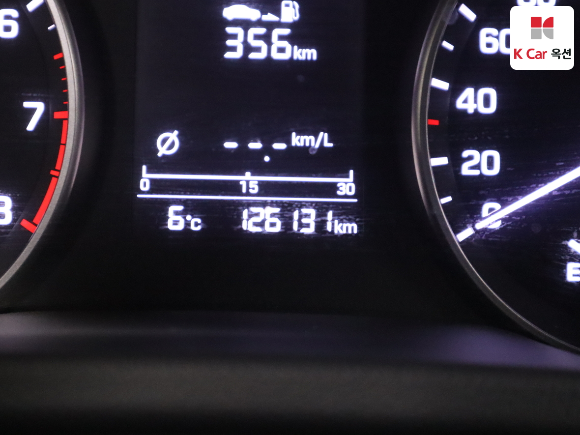 Hyundai Elantra 2016 - Image 4