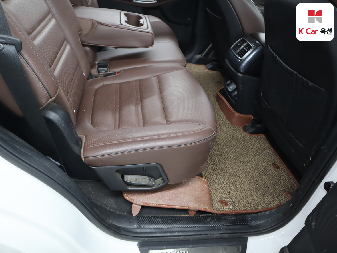 Kia Sorento 2017 - Image 31