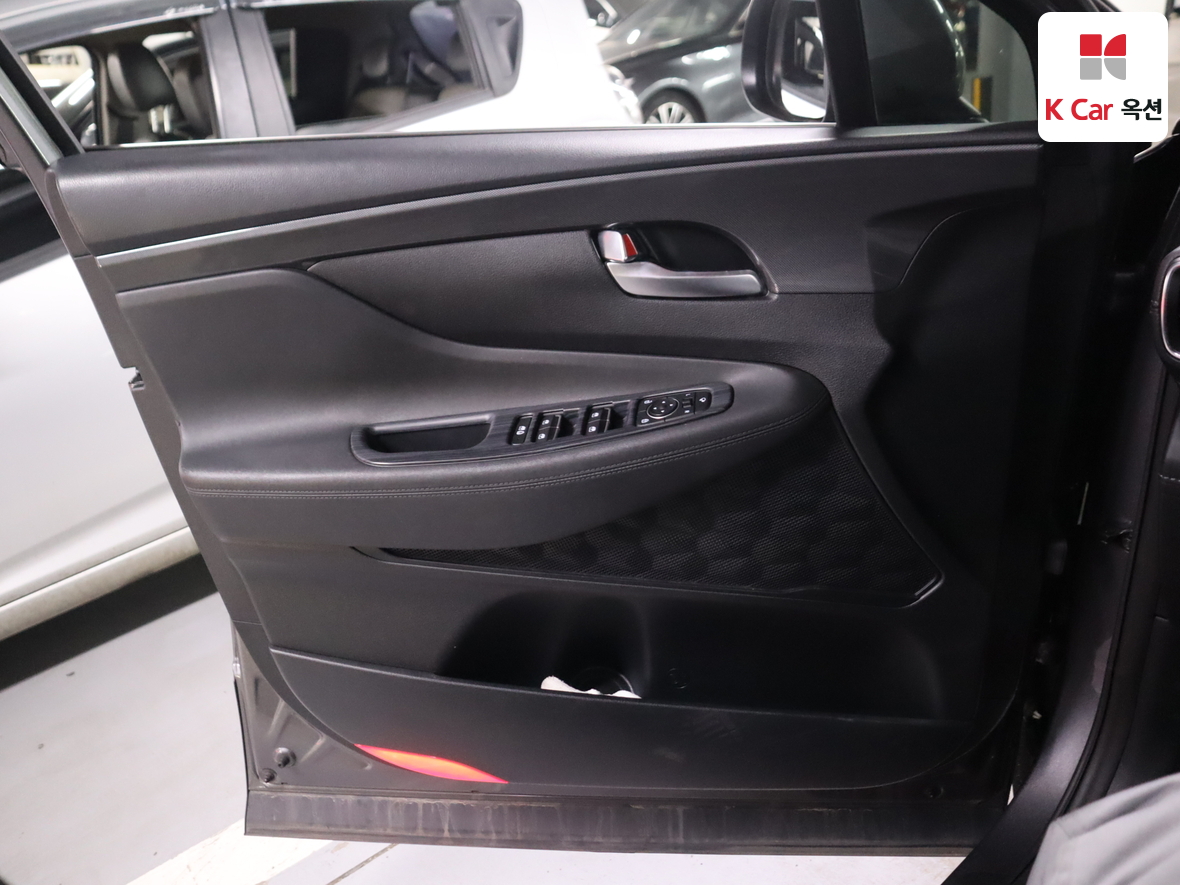 هيونداي سانتافي 2021 - صورة 8