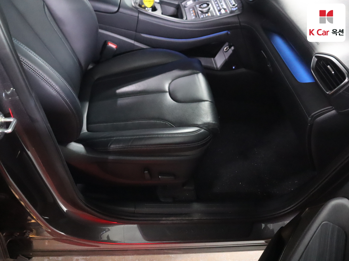 هيونداي سانتافي 2021 - صورة 30