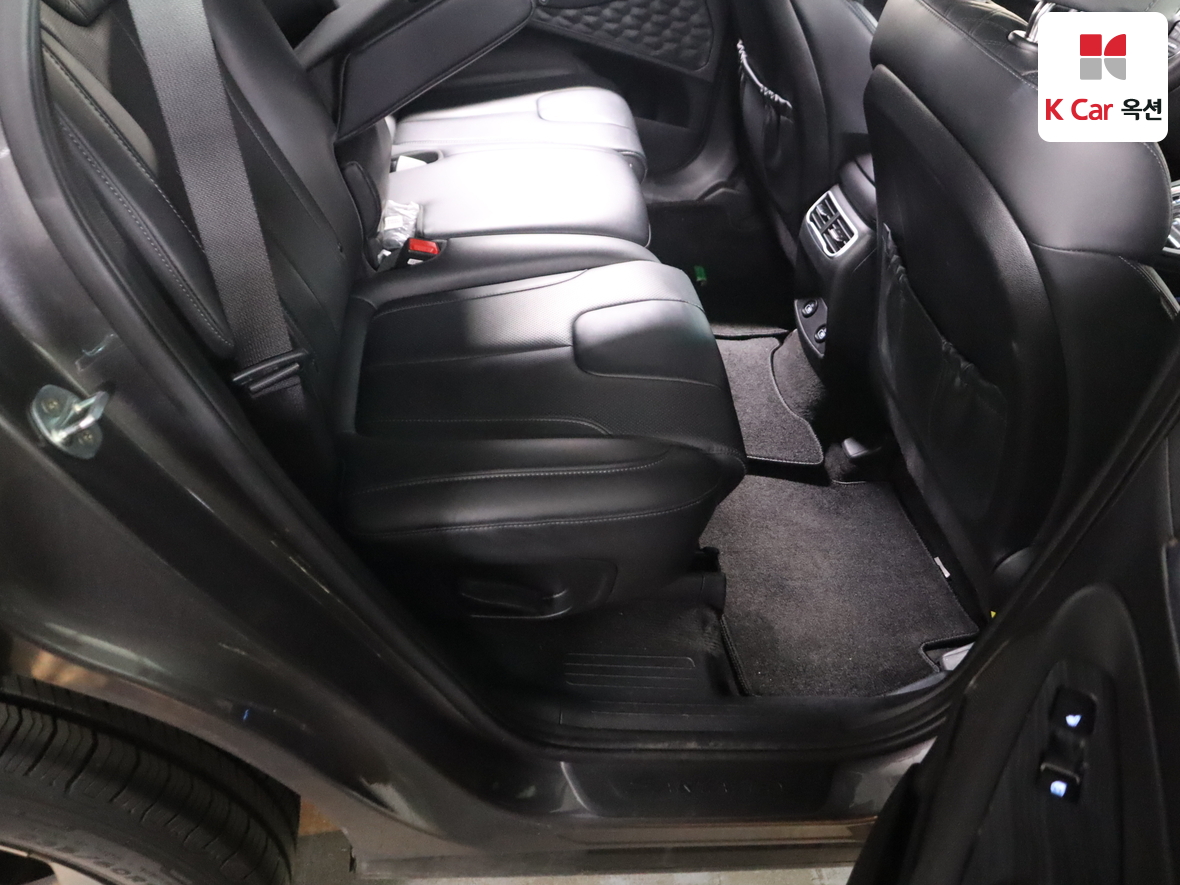 هيونداي سانتافي 2021 - صورة 28