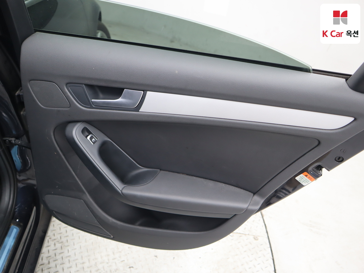 Audi A4 2015 - Image 27