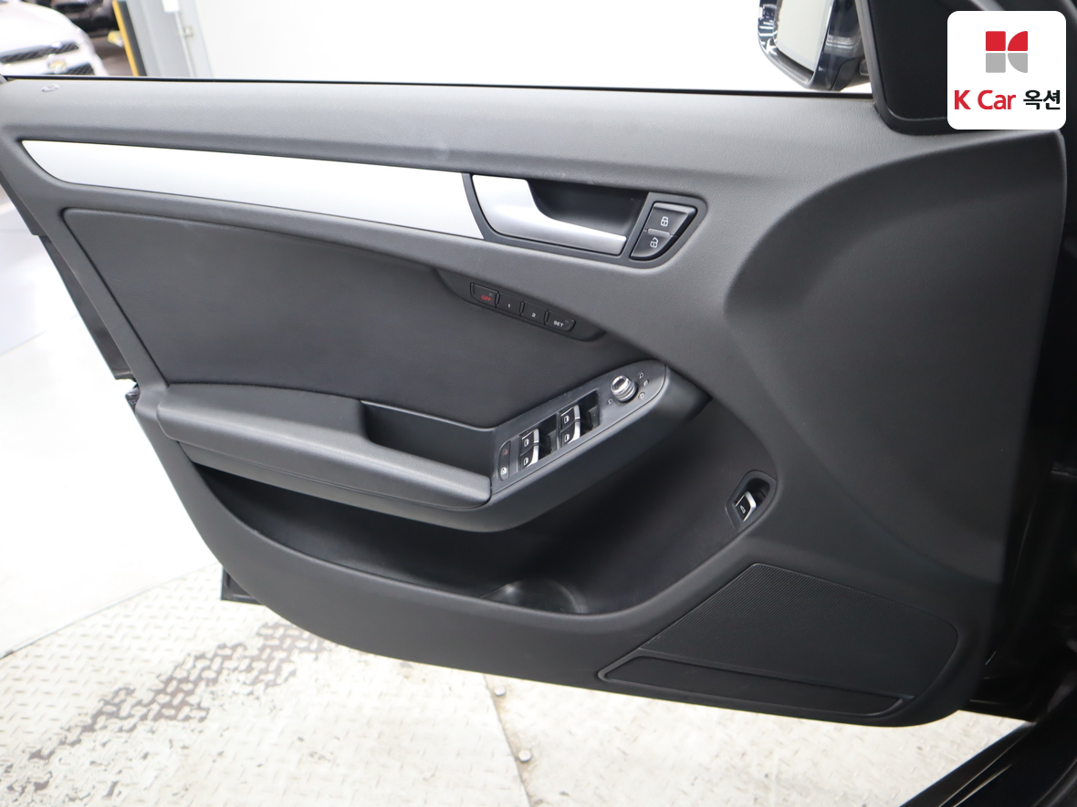 Audi A4 2015 - Image 8