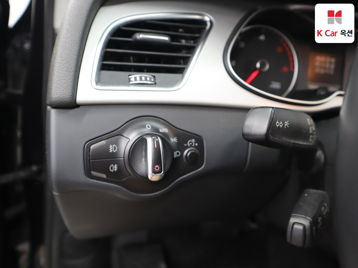 Audi A4 2015 - Image 9