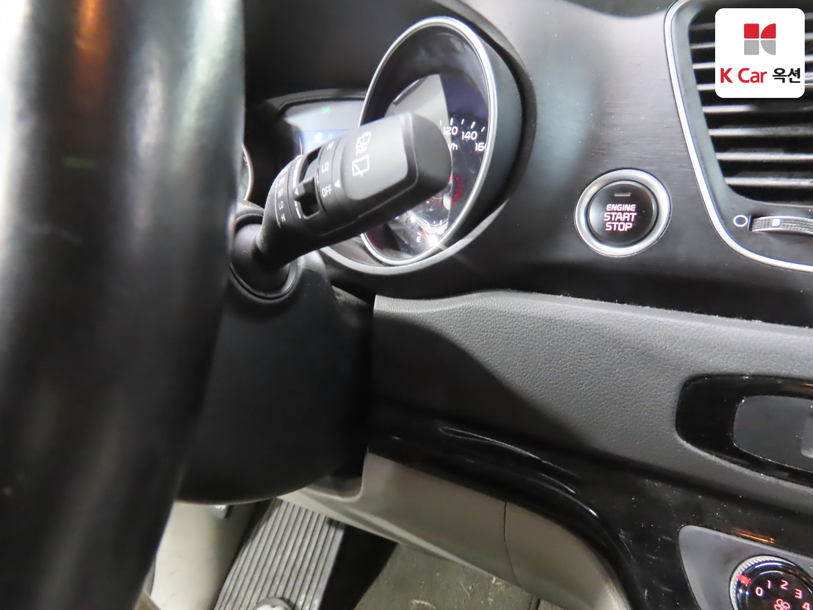 Kia New Carnival 2015 - Image 11