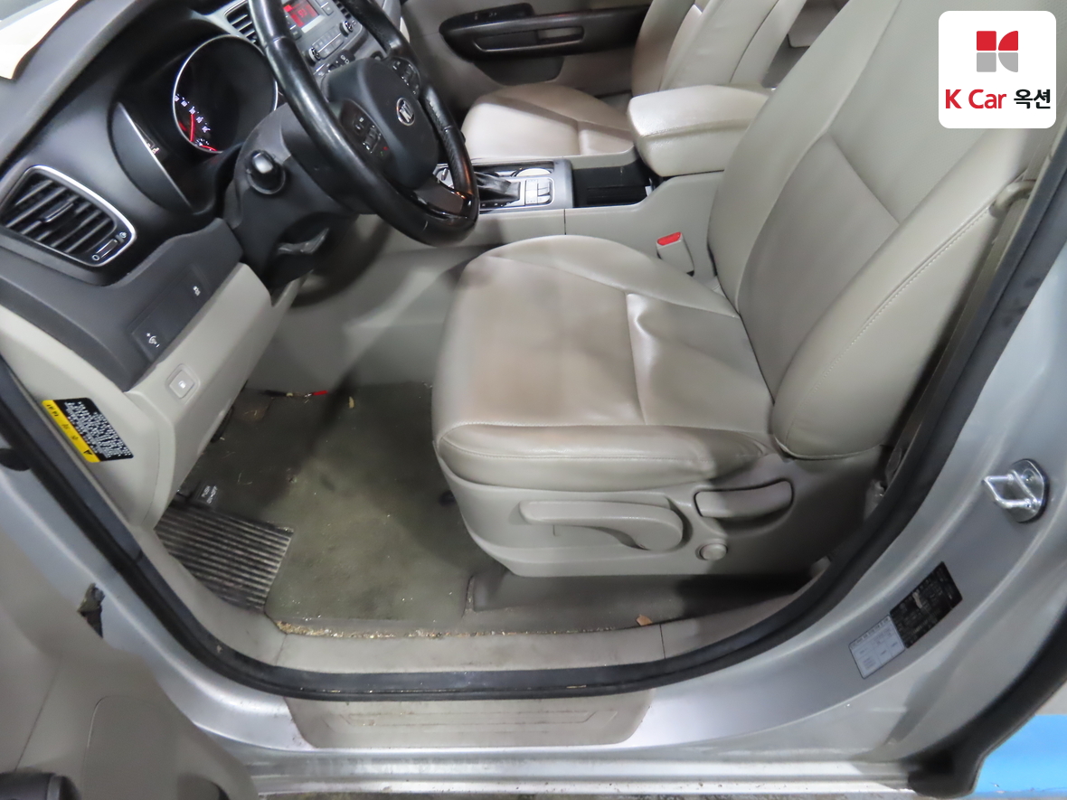 Kia New Carnival 2015 - Image 18