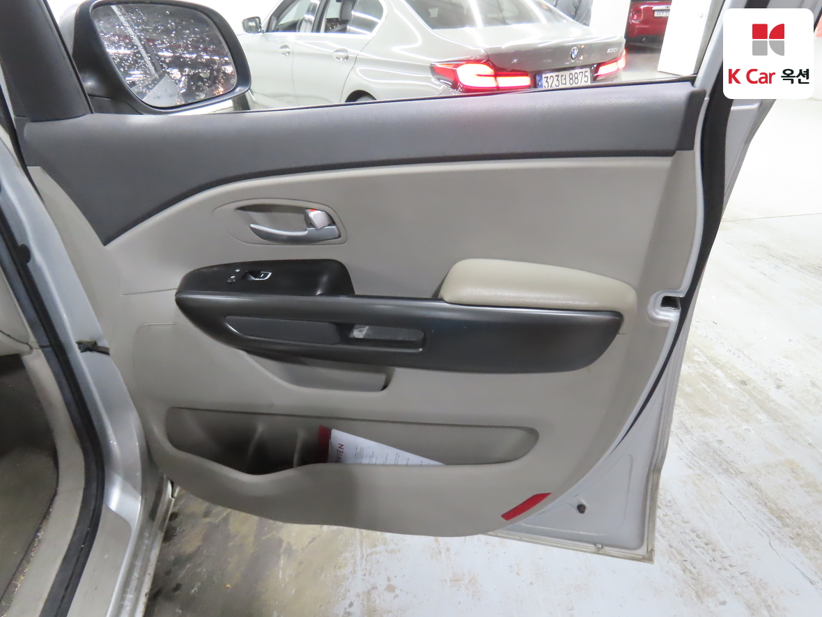 Kia New Carnival 2015 - Image 27