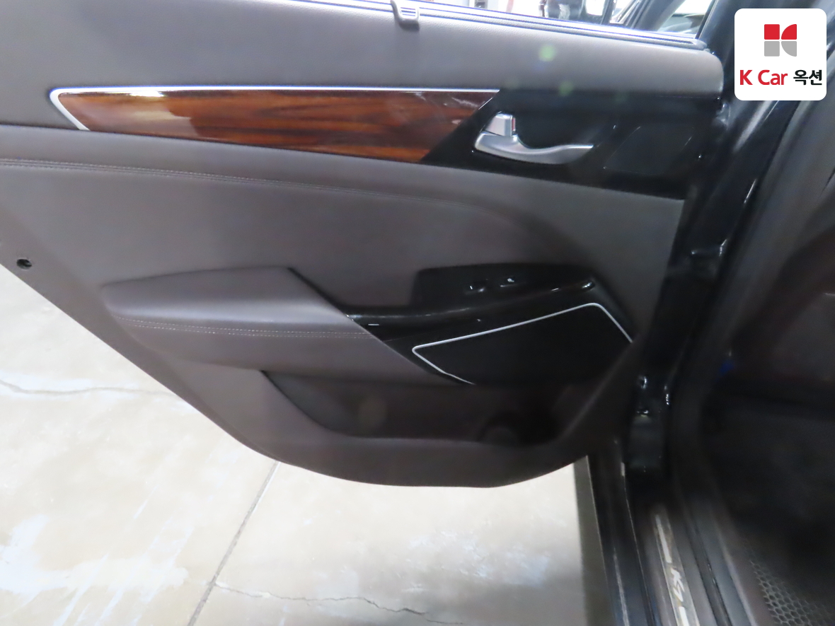 Kia K7 2016 - Image 22