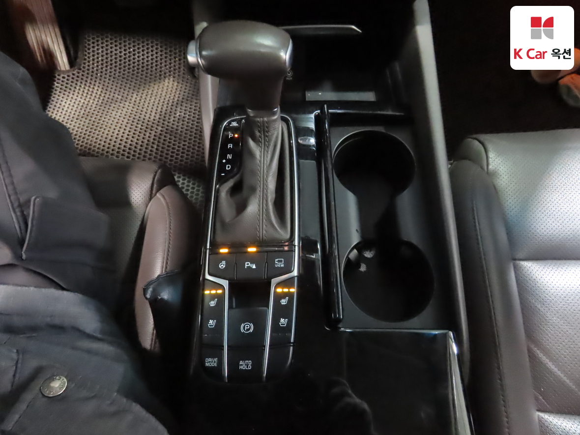 Kia K7 2016 - Image 16