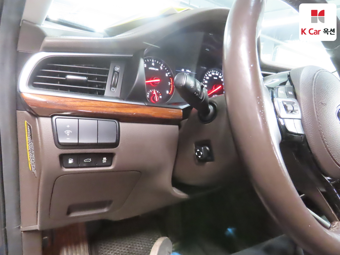 Kia K7 2016 - Image 9
