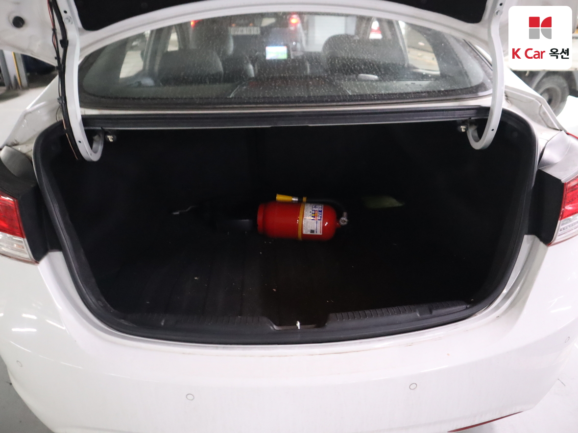 Hyundai Elantra 2011 - Image 25