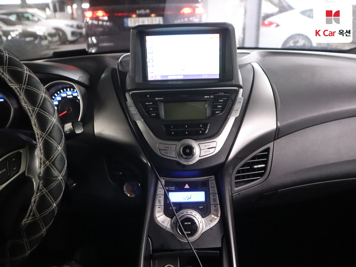 Hyundai Elantra 2011 - Image 6