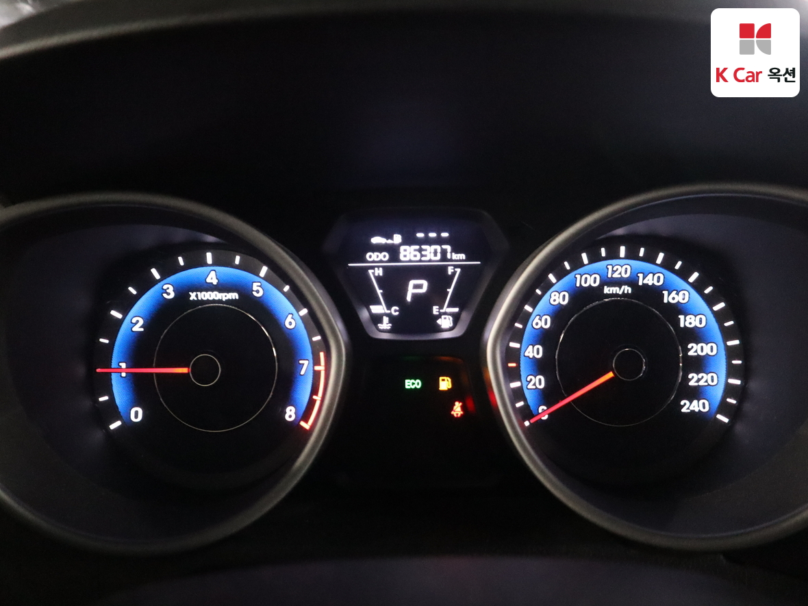 Hyundai Elantra 2011 - Image 5