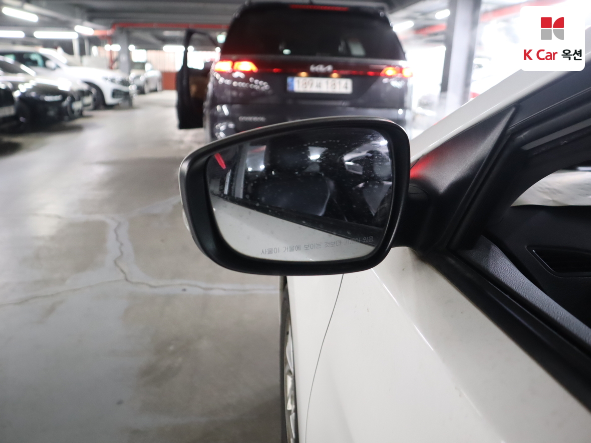 Hyundai Elantra 2011 - Image 21