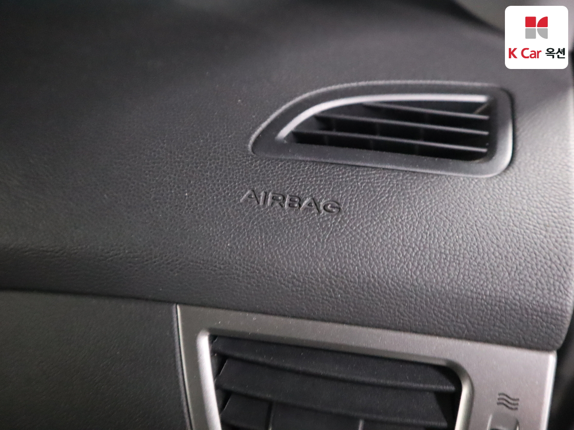 Hyundai Elantra 2011 - Image 30