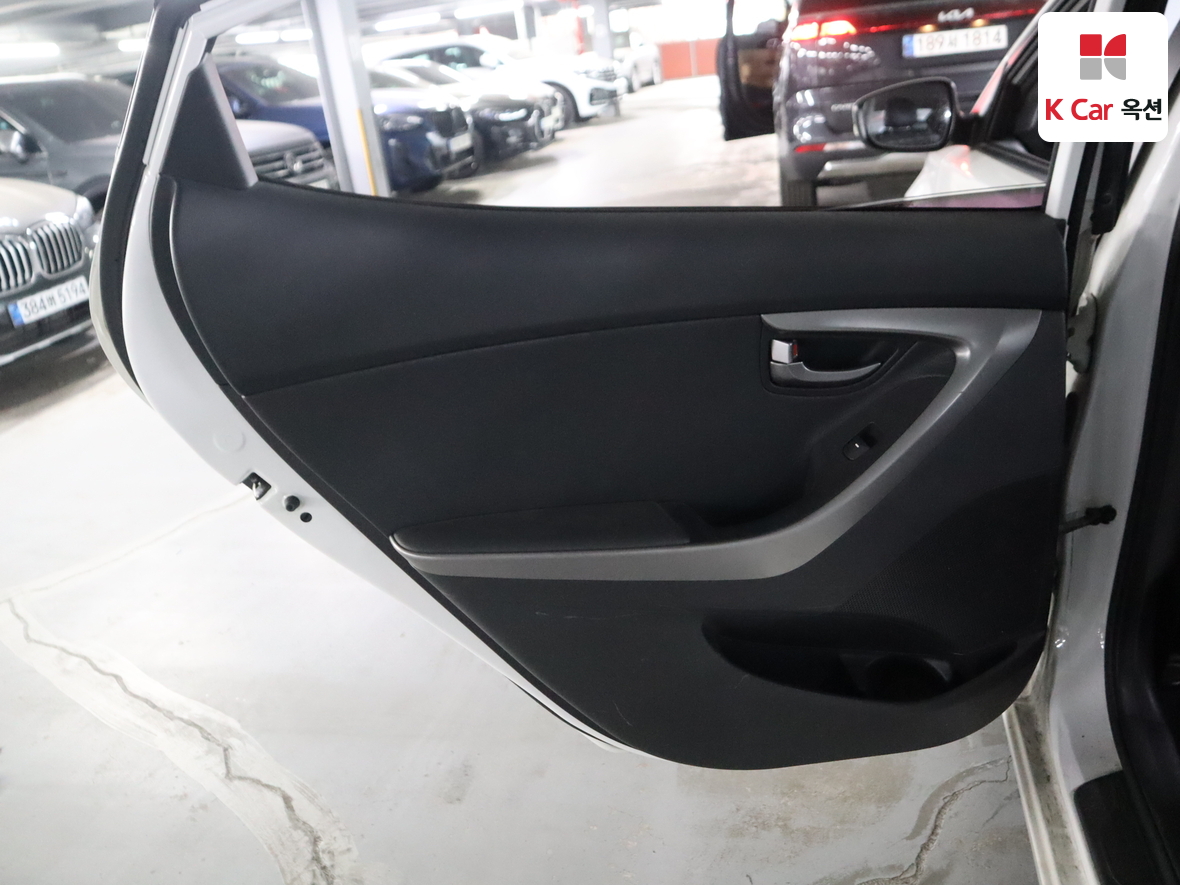 Hyundai Elantra 2011 - Image 22