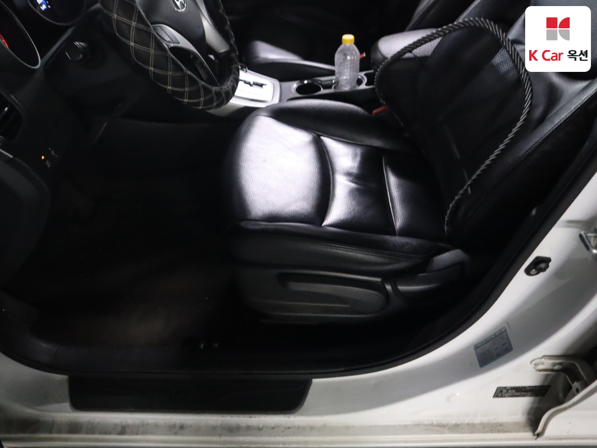 Hyundai Elantra 2011 - Image 18