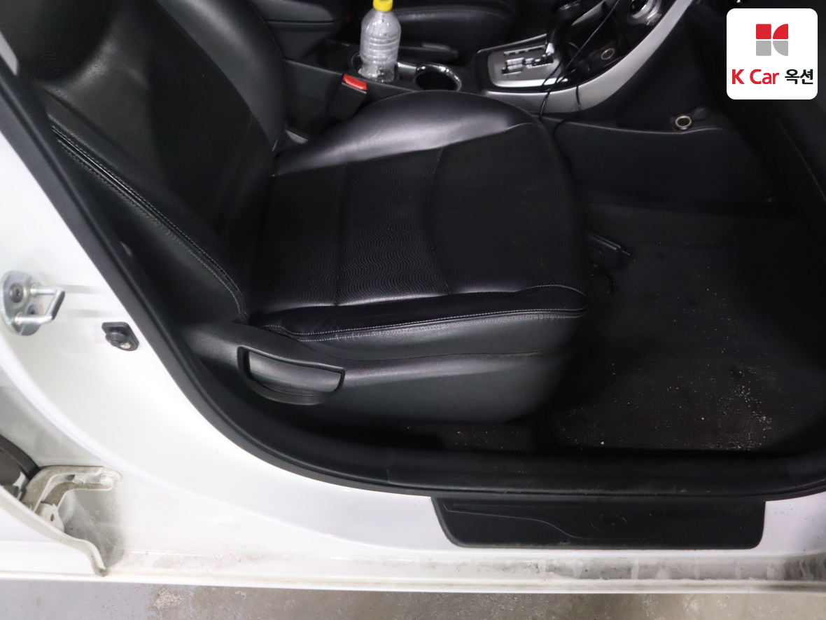 Hyundai Elantra 2011 - Image 29