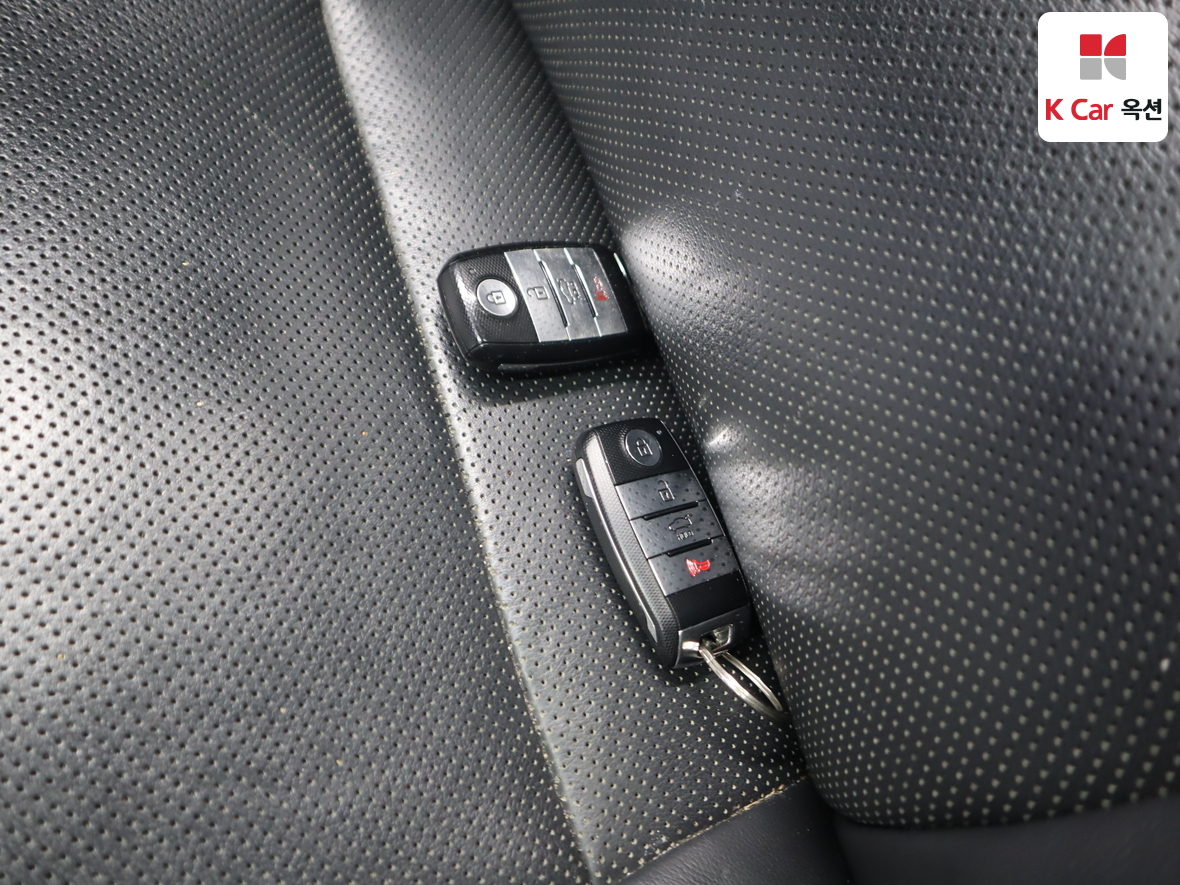 Kia K3 2013 - Image 18