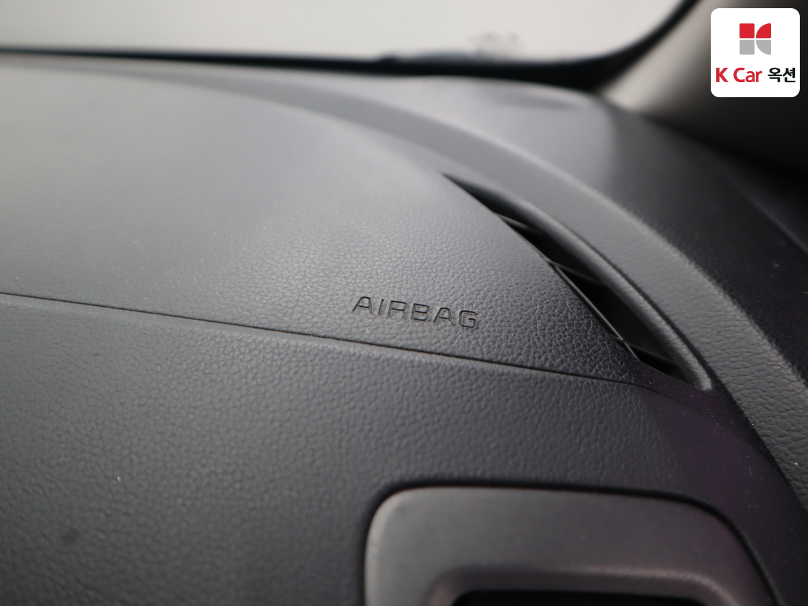 Kia K3 2013 - Image 34