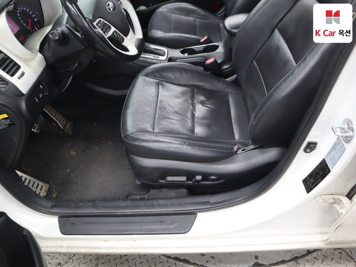 Kia K3 2013 - Image 19