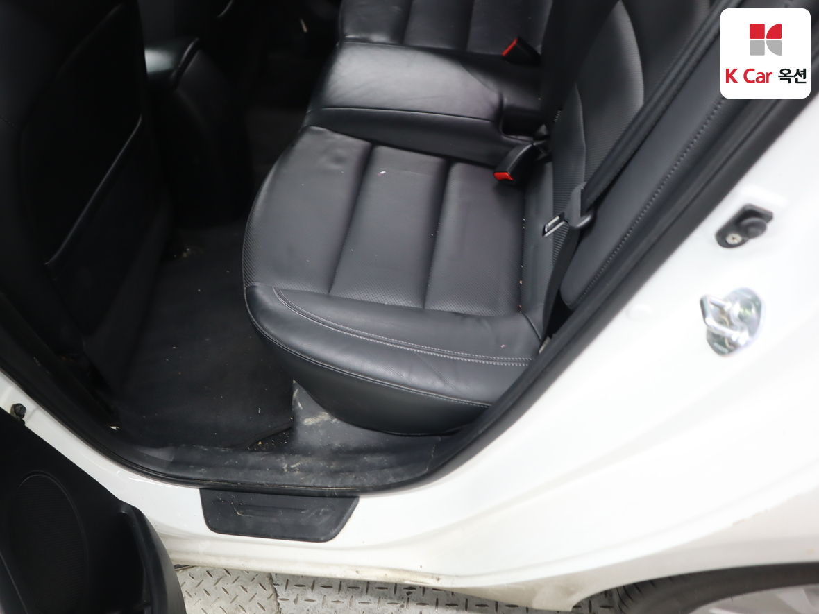 Kia K3 2013 - Image 27