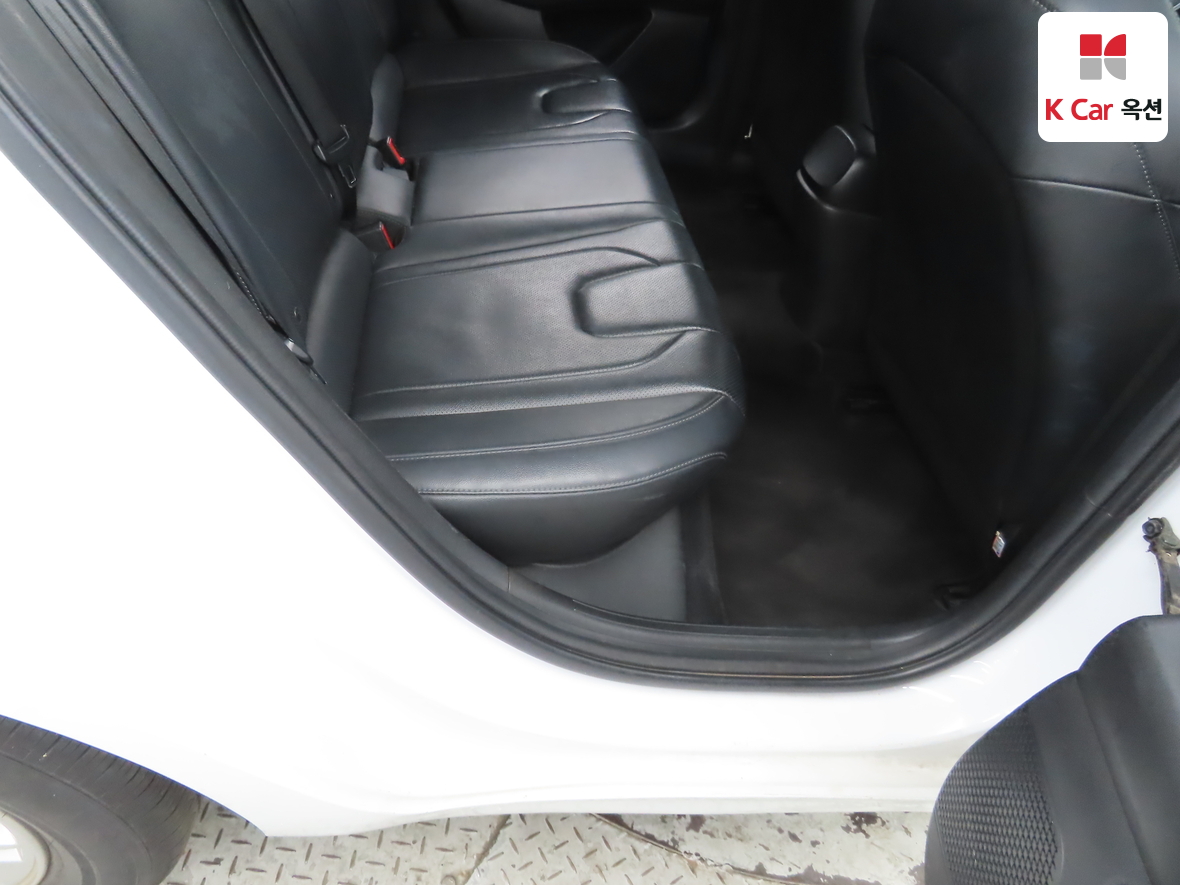 هيونداي إلانترا 2021 - صورة 27