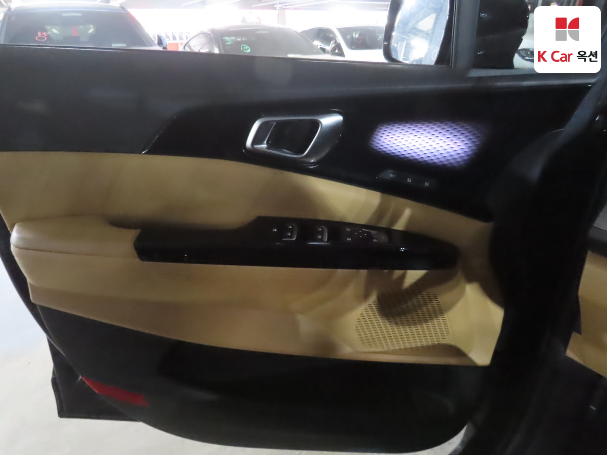 Kia Carnival 2023 - Image 8