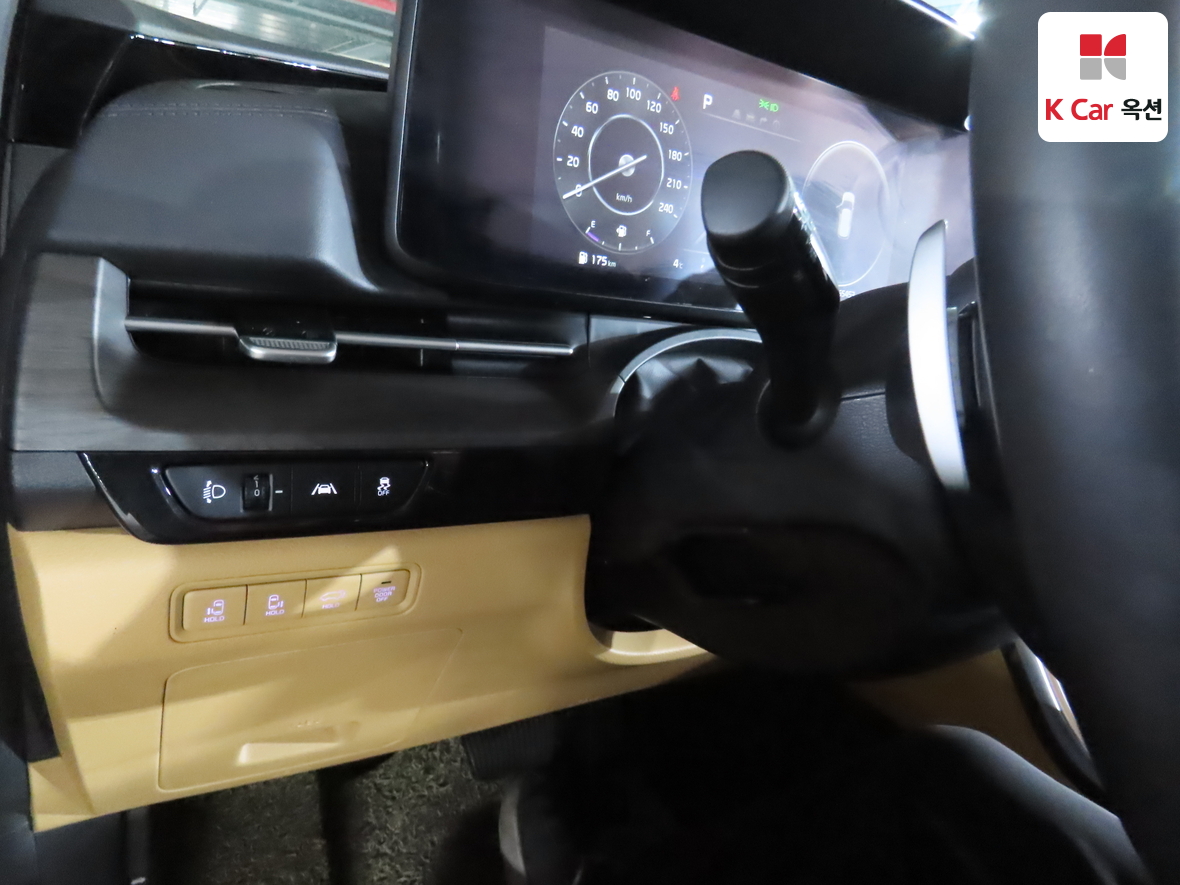 Kia Carnival 2023 - Image 9