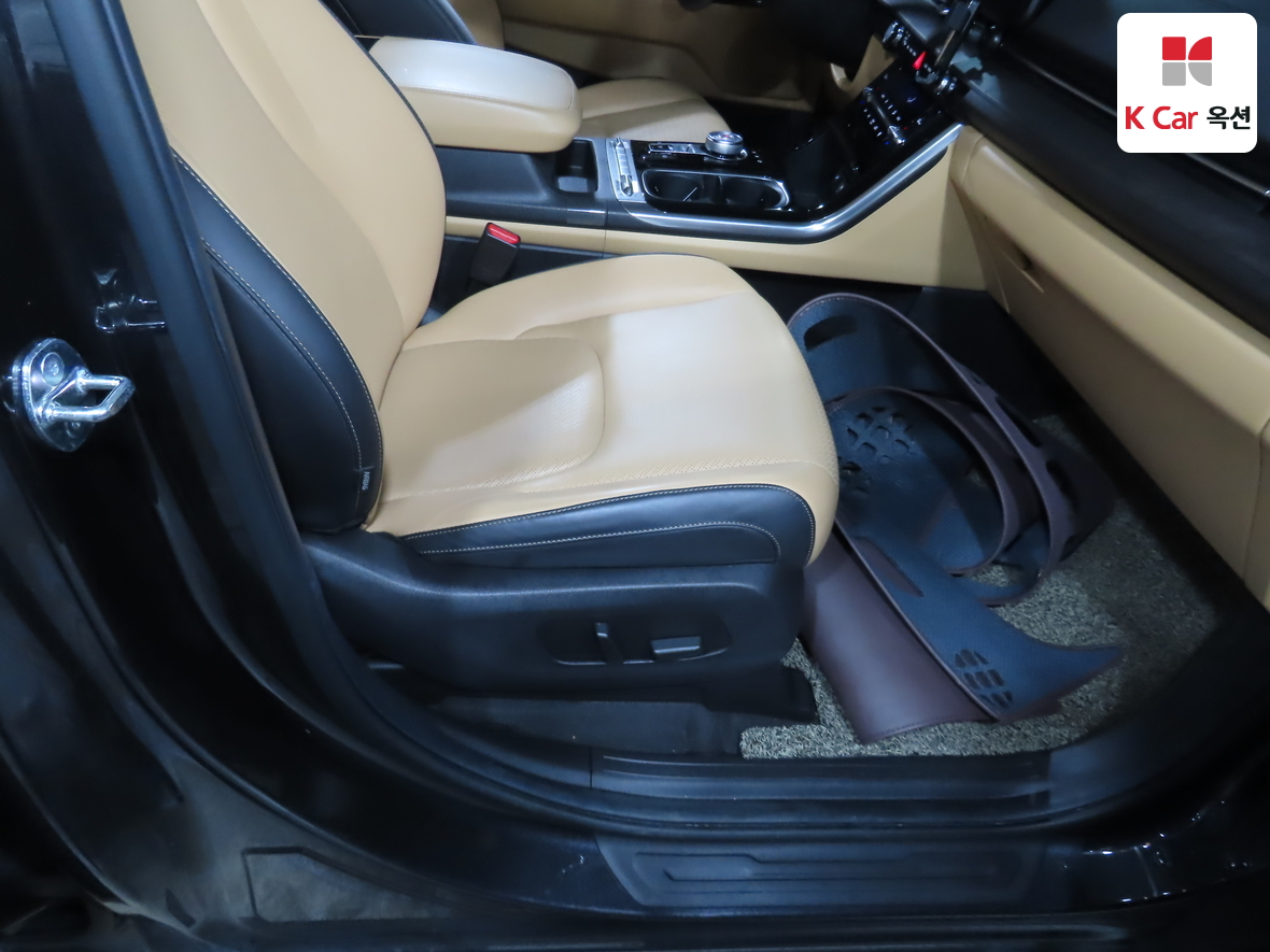 Kia Carnival 2023 - Image 28