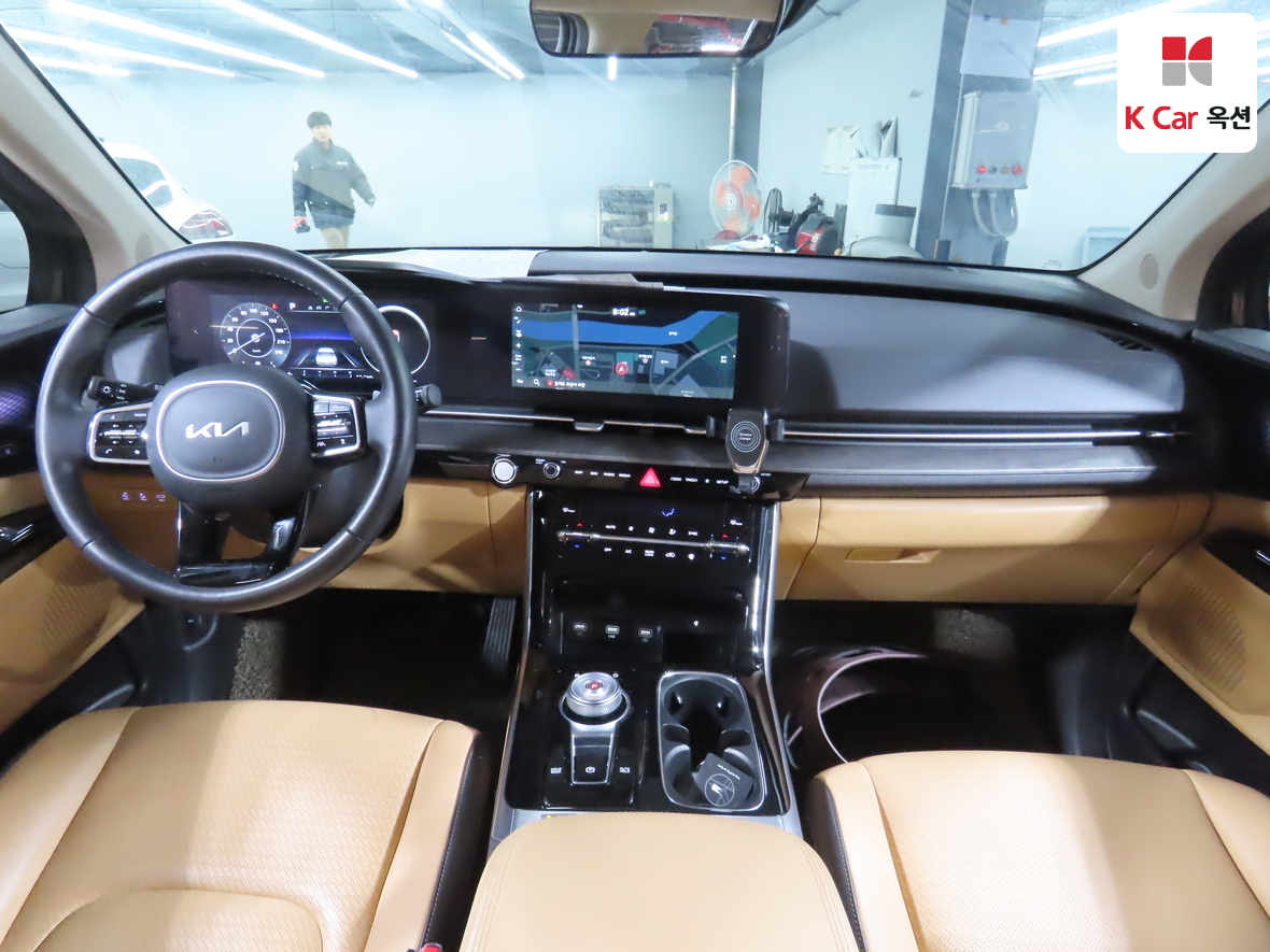 Kia Carnival 2023 - Image 3