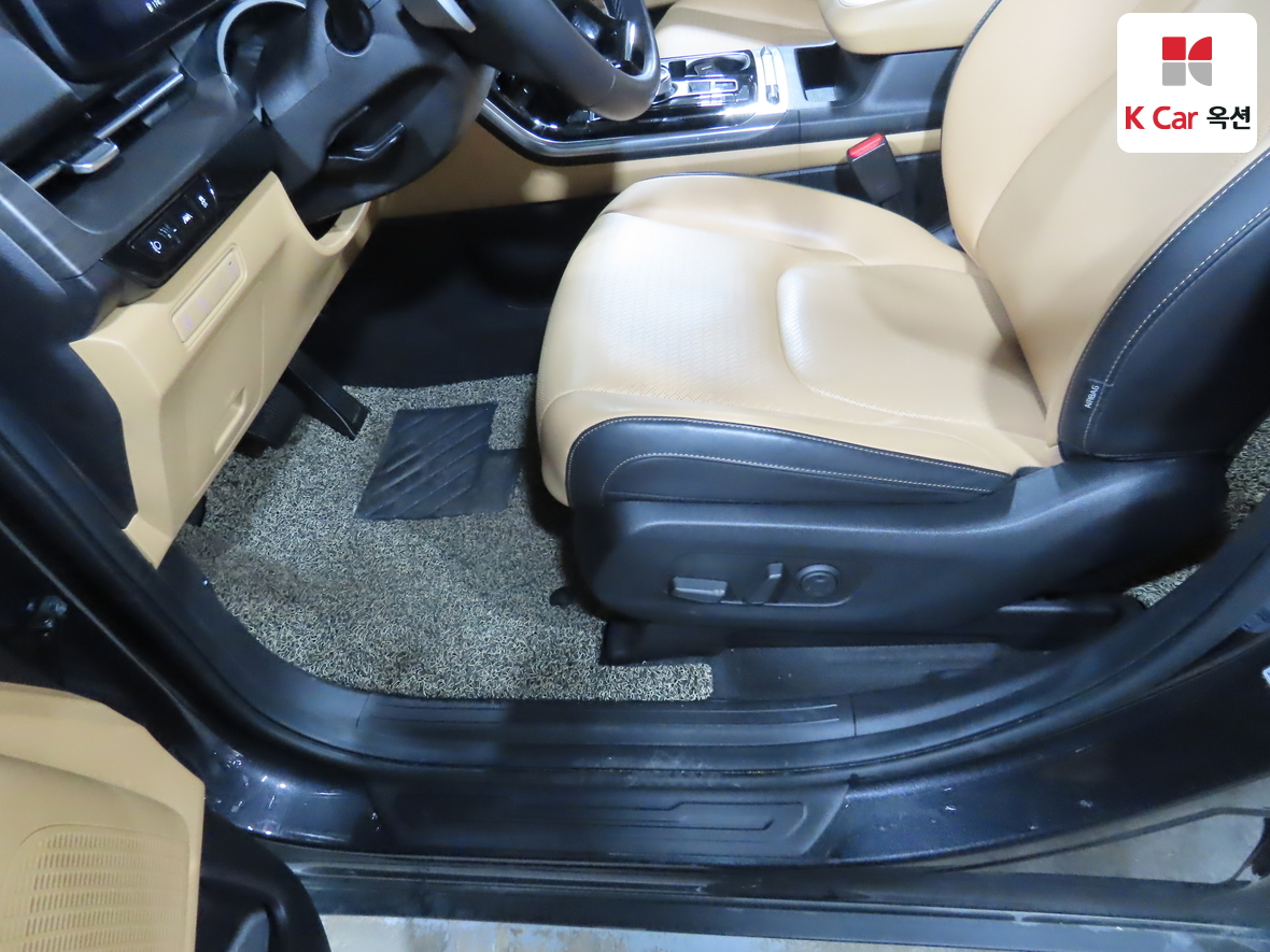 Kia Carnival 2023 - Image 18