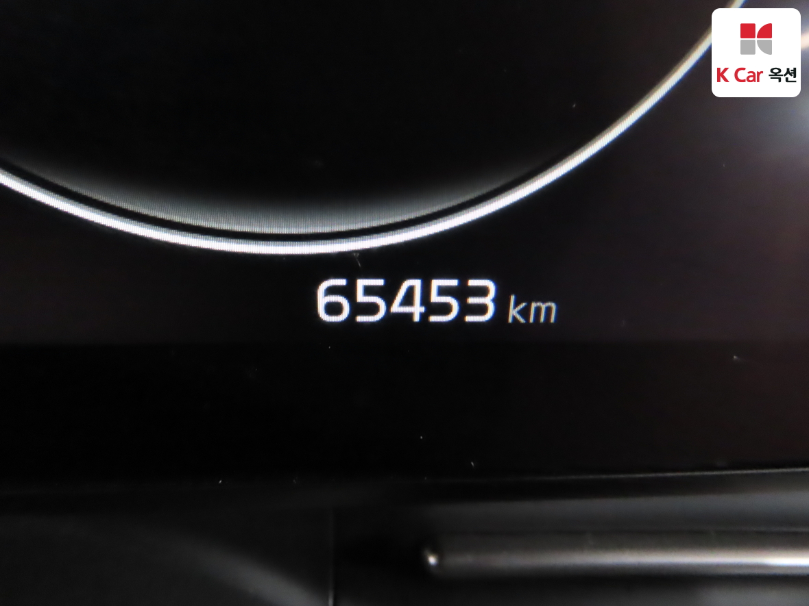 Kia Carnival 2023 - Image 4