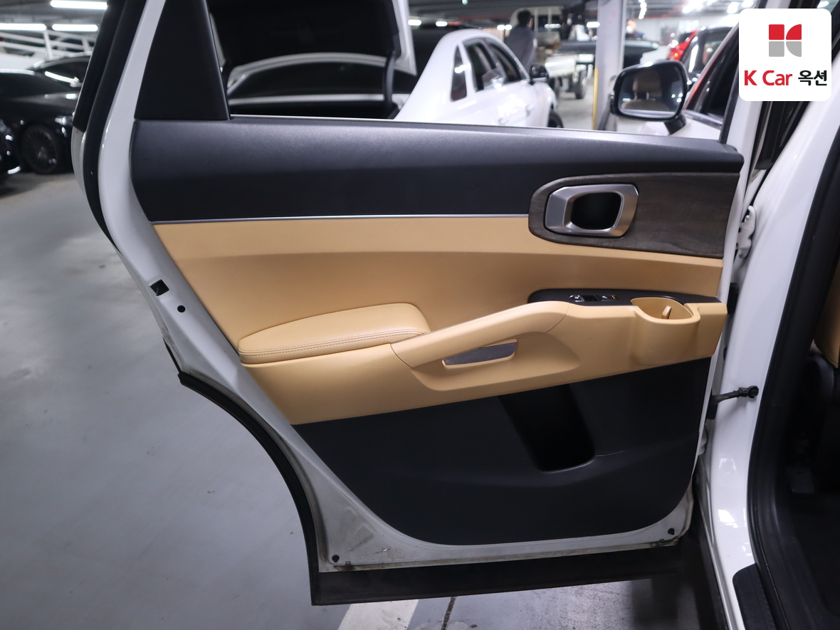 كيا سورينتو 2021 - صورة 22