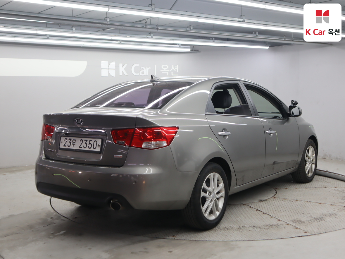 كيا فورتي 2013 - صورة 2