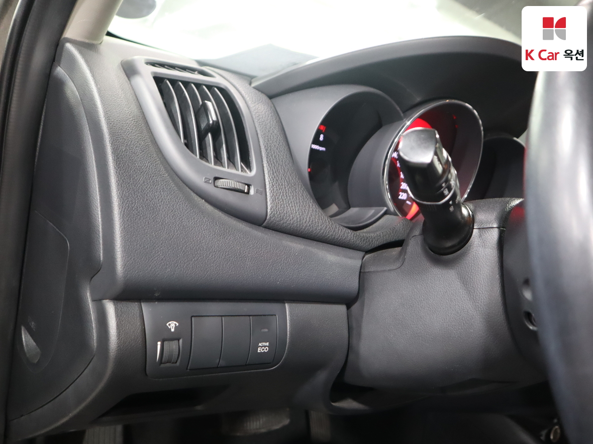 كيا فورتي 2013 - صورة 9