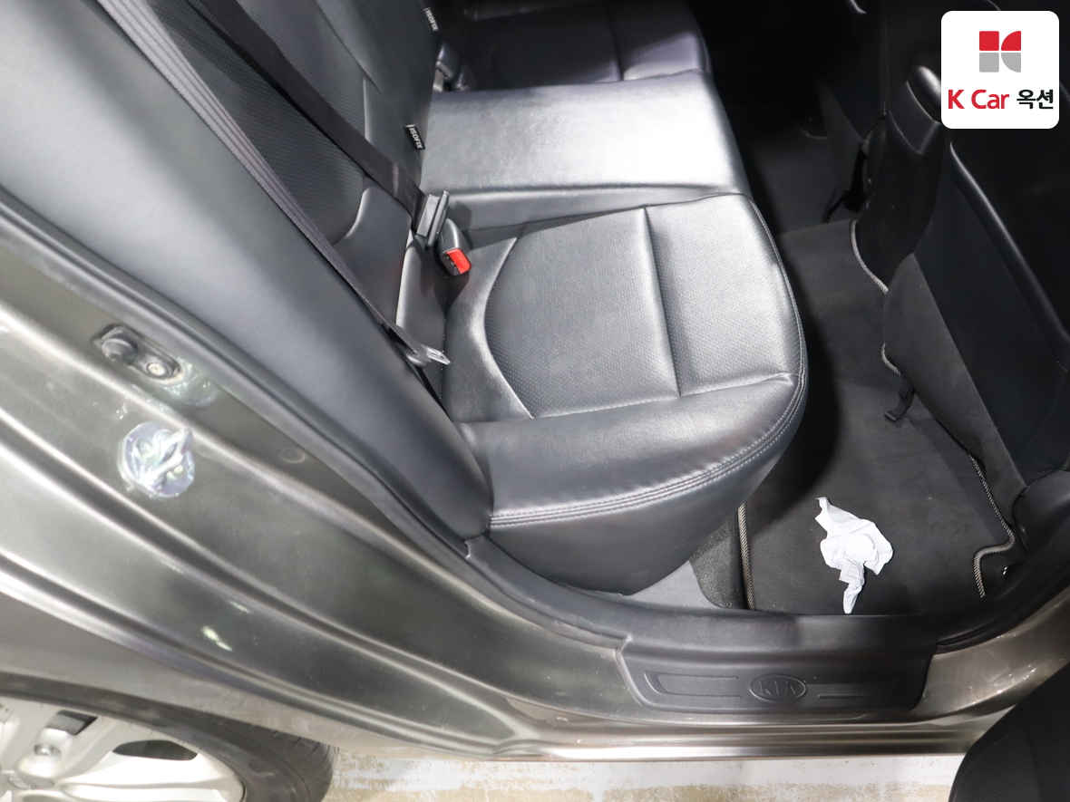 كيا فورتي 2013 - صورة 27