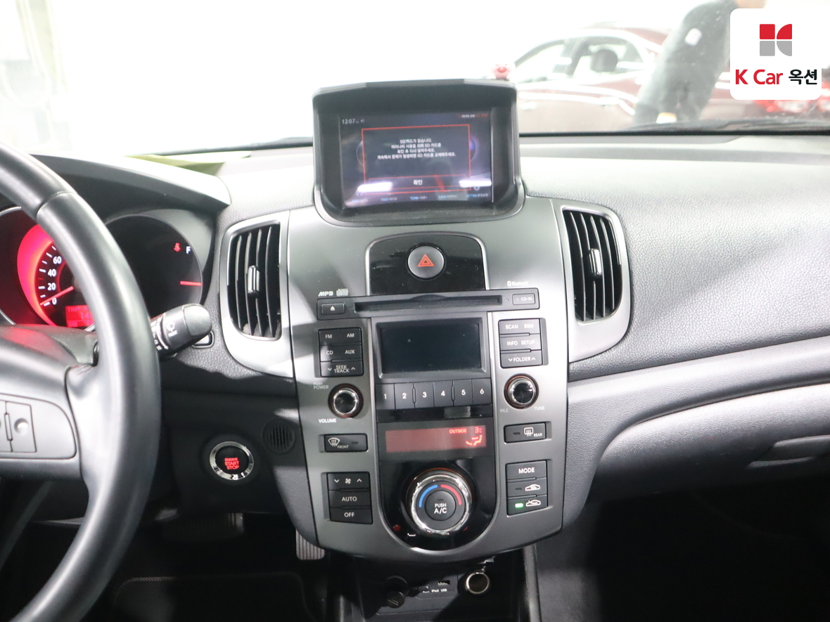 كيا فورتي 2013 - صورة 6