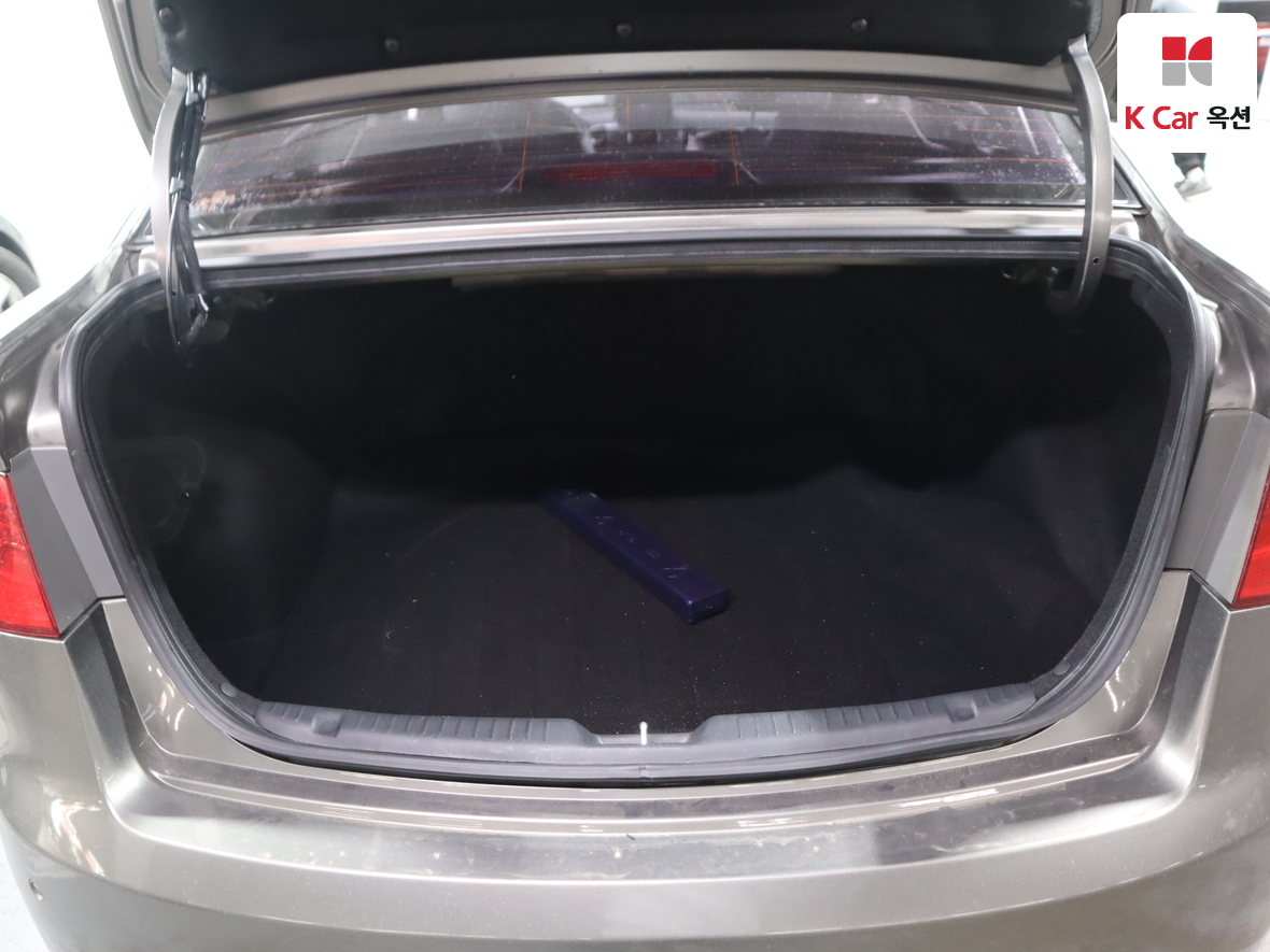 كيا فورتي 2013 - صورة 25