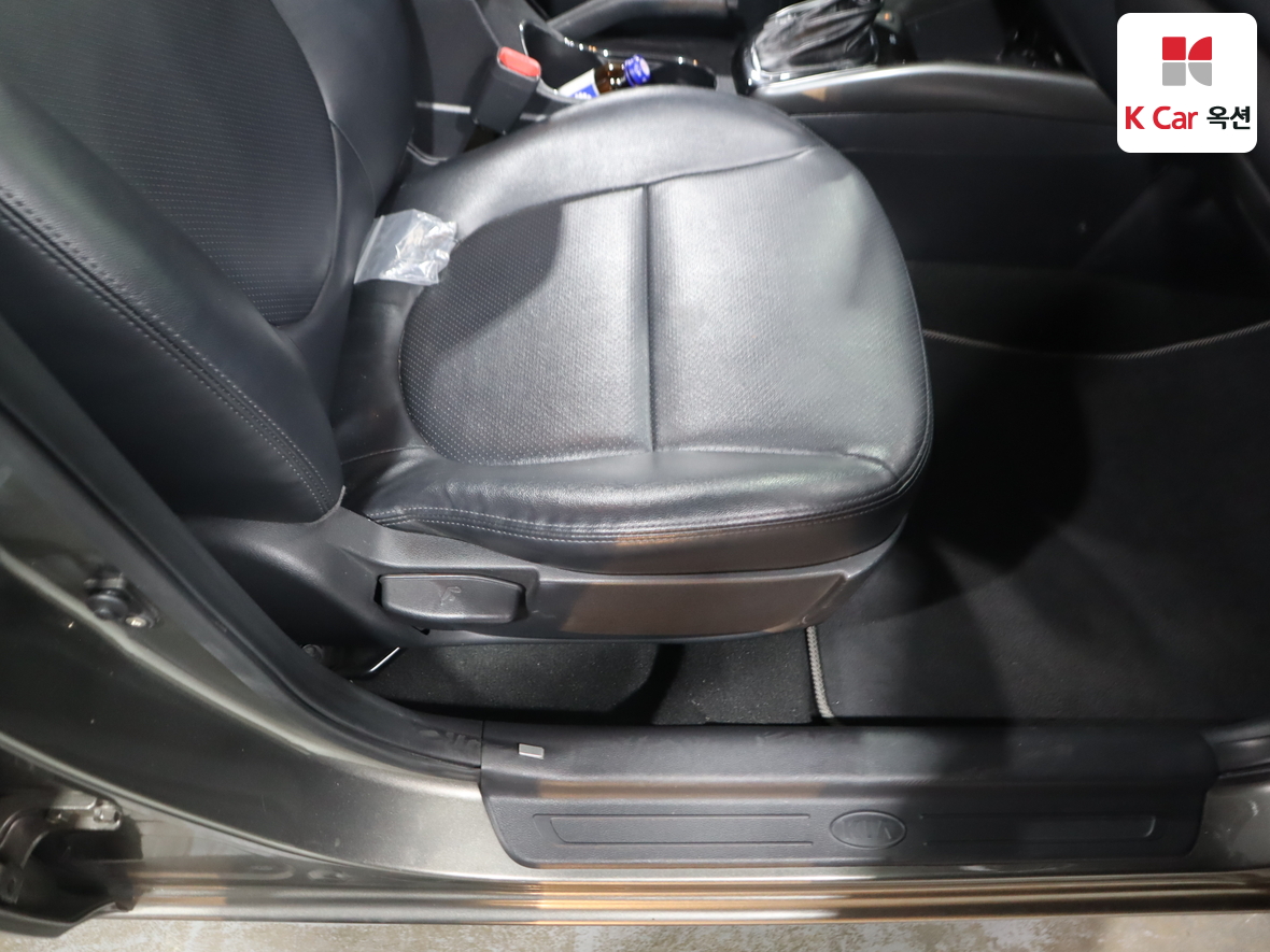 كيا فورتي 2013 - صورة 29