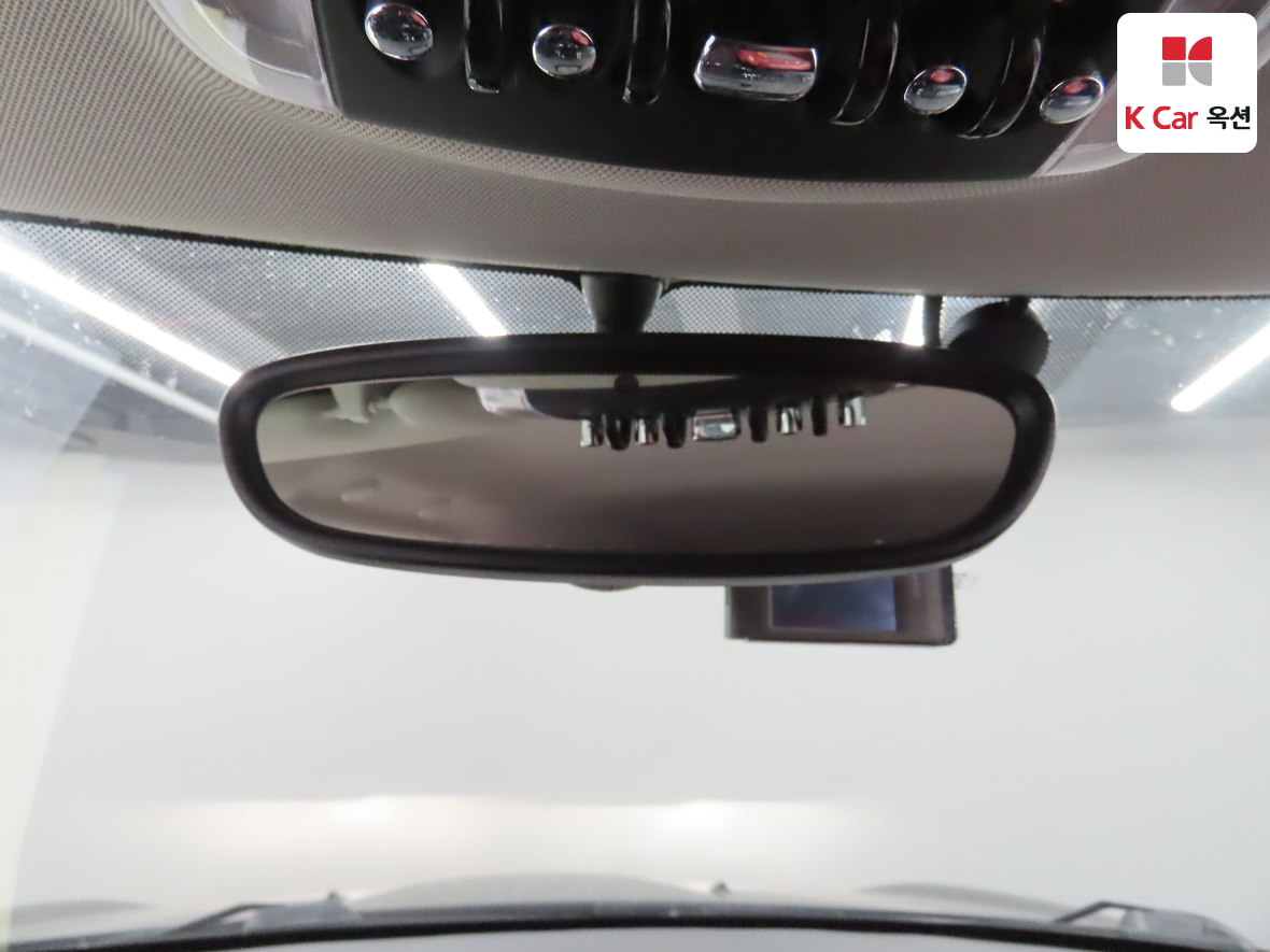 BMW MINI 2020 - Image 13