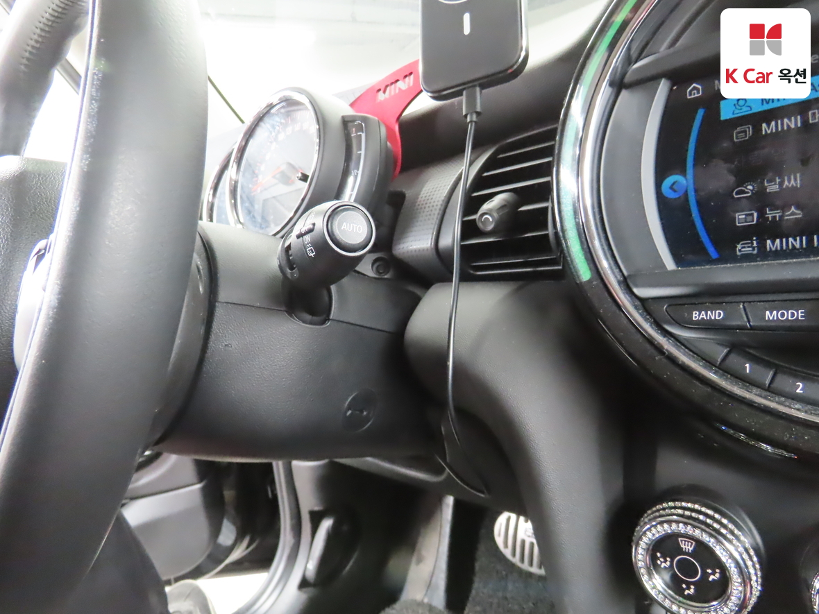 BMW MINI 2020 - Image 11