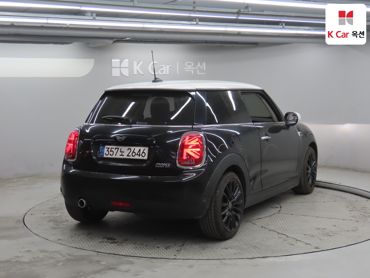 BMW MINI 2020 - Image 2