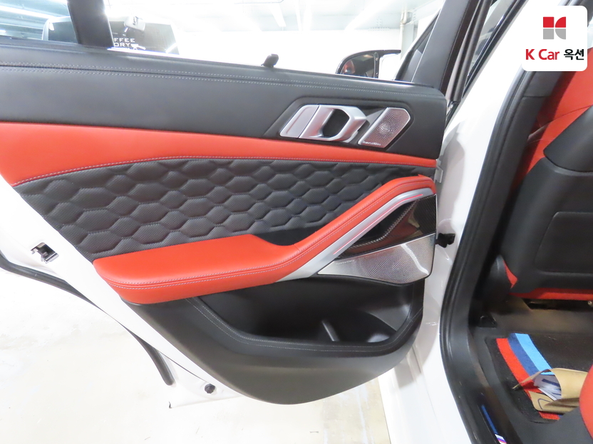 BMW - X6M - Image 24