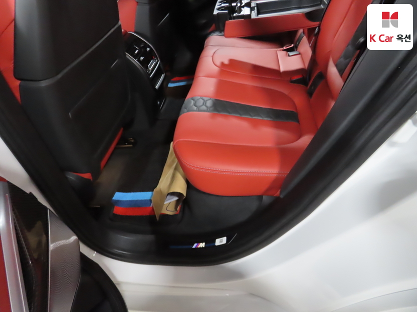 BMW - X6M - Image 25