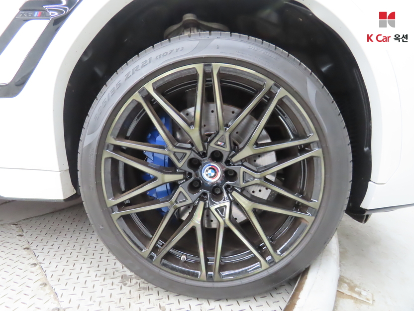 BMW - X6M - Image 41