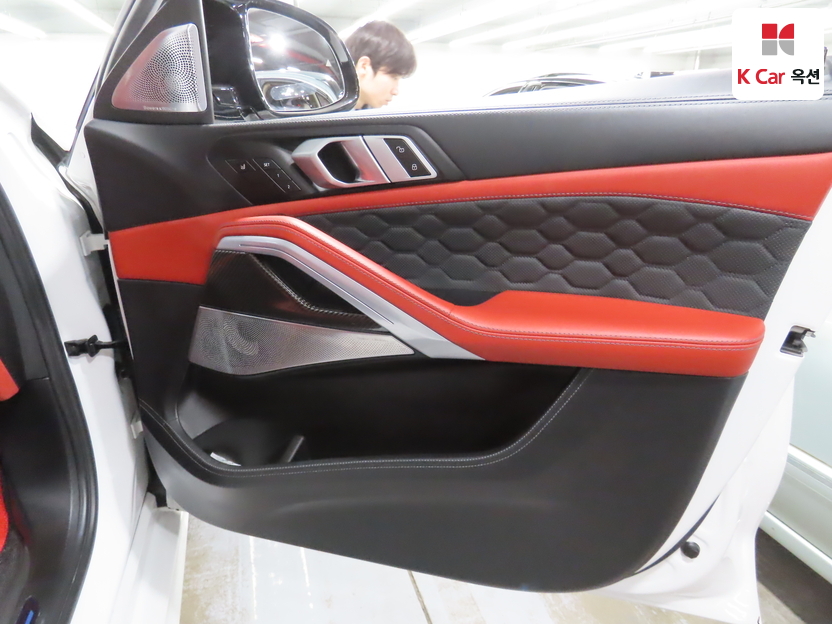 BMW - X6M - Image 33