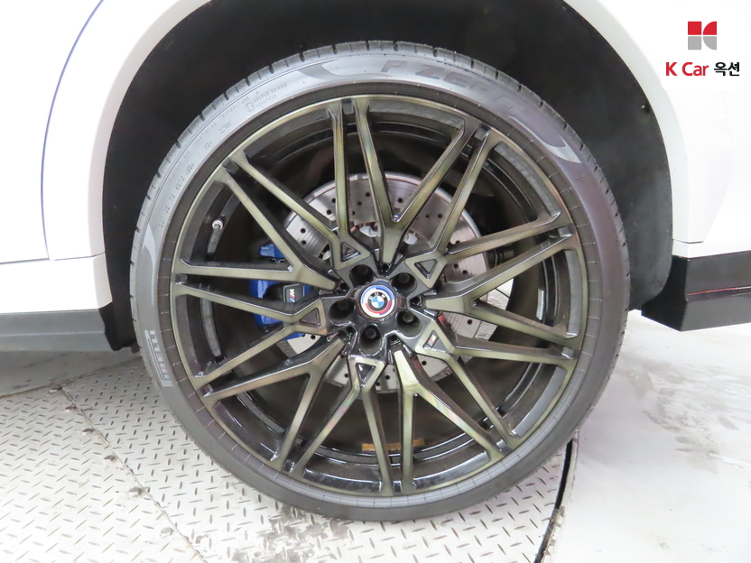 BMW - X6M - Image 43