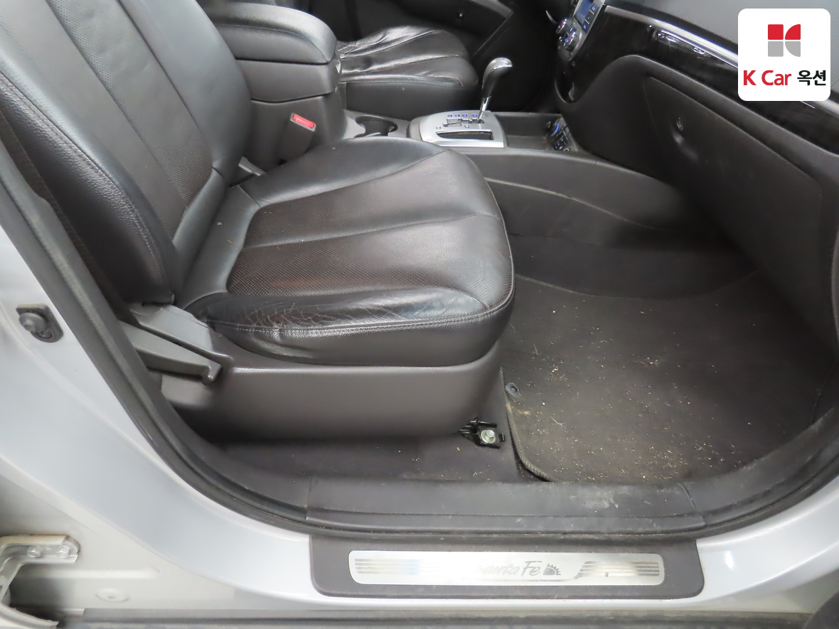 Hyundai Santa Fe 2012 - Image 32